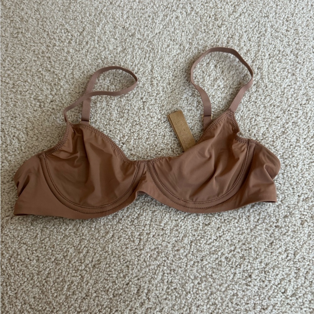 BRAND NEW SKIMS Bra